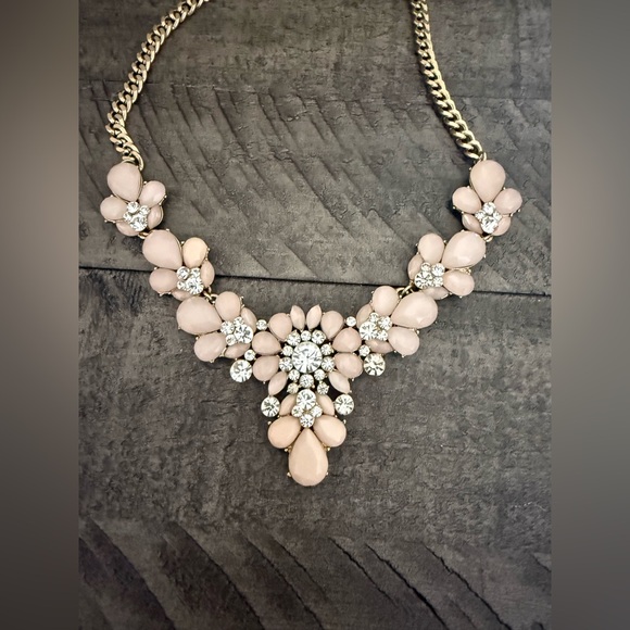 Elegant Gold and Pink Floral Necklace - Picture 2 of 9